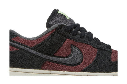 Nike Dunk Low SE Fleece Burgundy Crush - DQ7579-600