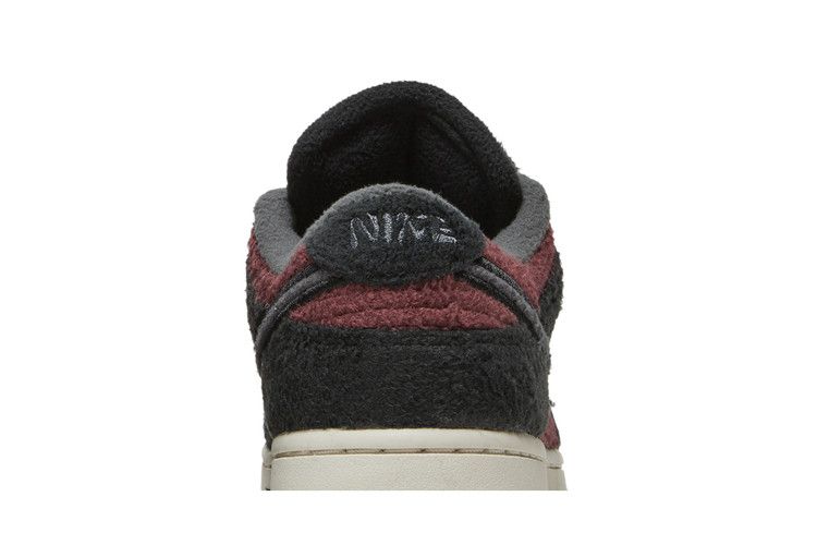 Nike Dunk Low SE Fleece Burgundy Crush - DQ7579-600