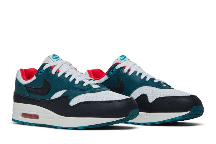 Nike Air Max 1 Liverpool Lebron James - FB8914-100