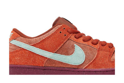 Nike SB Dunk Low Mystic Red - DV5429-601