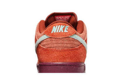 Nike SB Dunk Low Mystic Red - DV5429-601