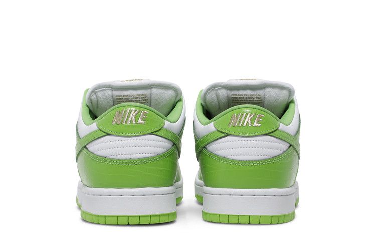 Nike SB Dunk Low Supreme Stars Mean Green (2021) - DH3228-101