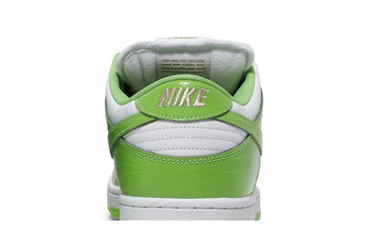 Nike SB Dunk Low Supreme Stars Mean Green (2021) - DH3228-101