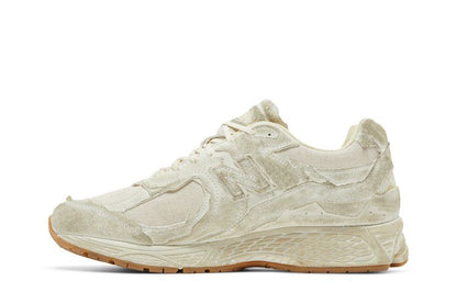 New Balance 2002R Protection Pack Distressed - M2002RDG