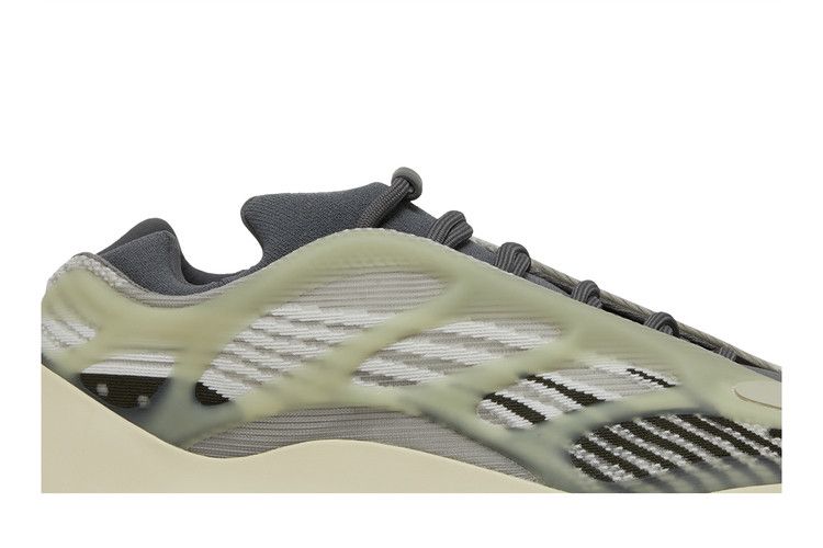 Adidas Yeezy 700 V3 Fade Salt - ID1674